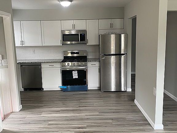 3rd image of 19617 Salisbury St