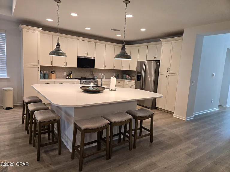 9235 Paradise Dr — Photo 3