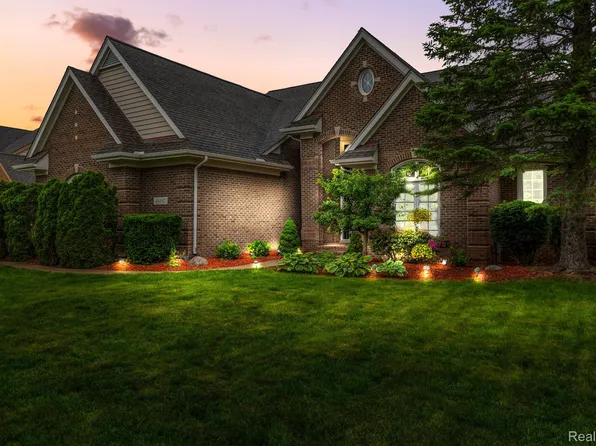 45482 Muirfield Dr, Canton, MI 48188