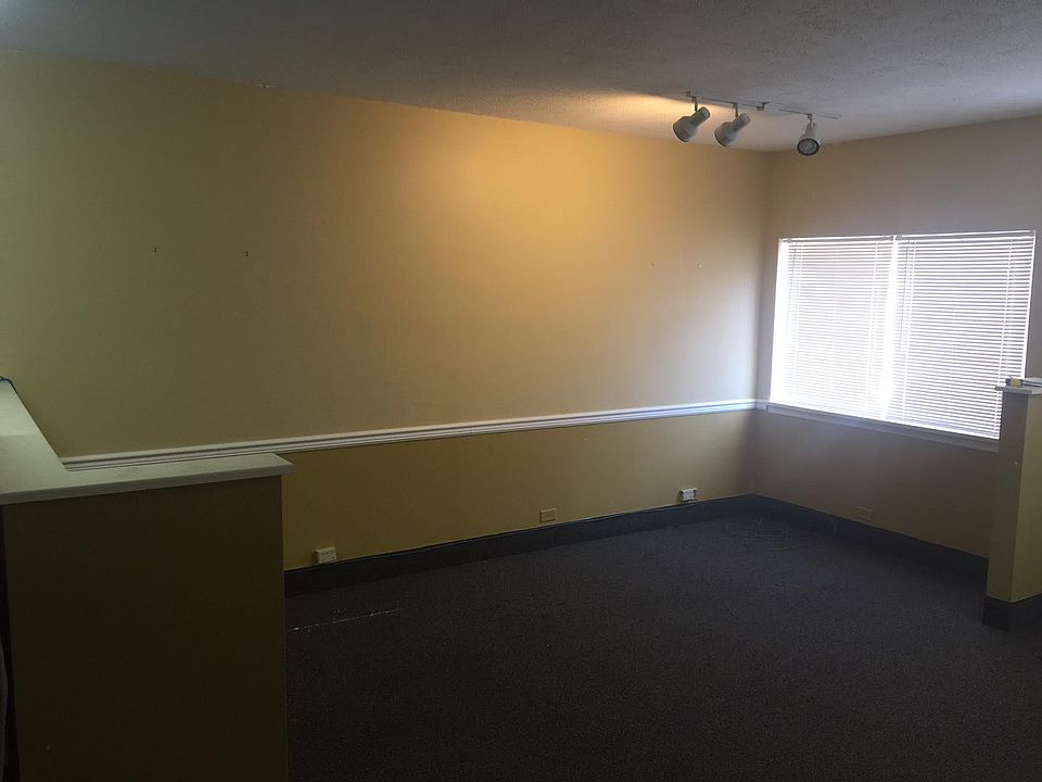 2nd image of 967 Graceland Ave Ste 6