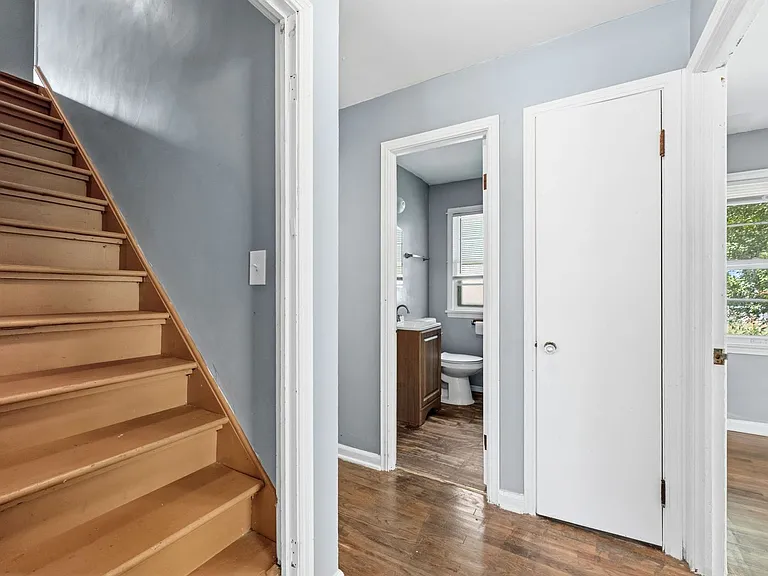 988 Glenside Ave — Photo 17