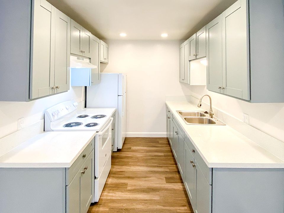 1st image of 4722 Jewell St #6