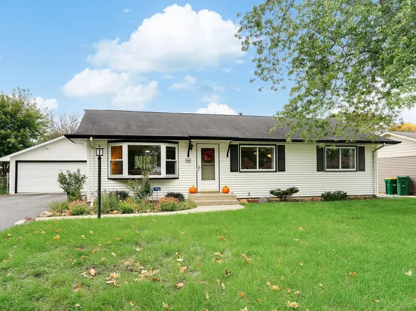 136 Oakwood Rd, Apple Valley, MN 55124