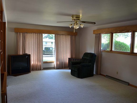 4th image of 1210 King Rd #E