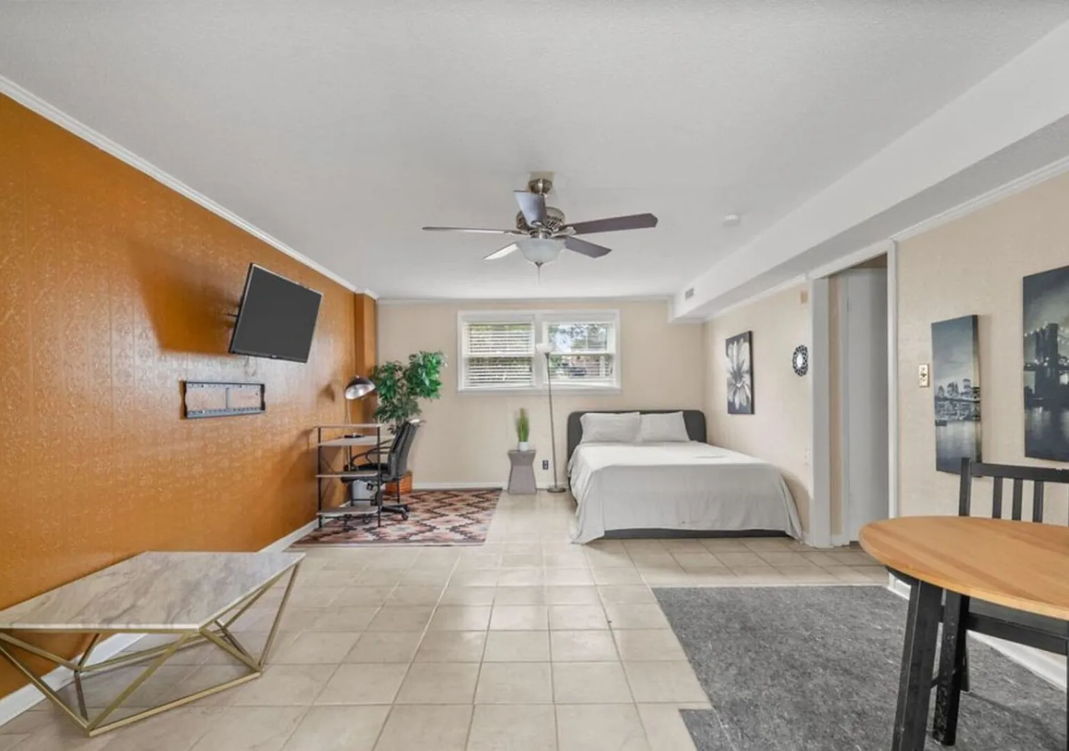 5BR house Sleeps 13 Parks 6+ cars — Photo 2