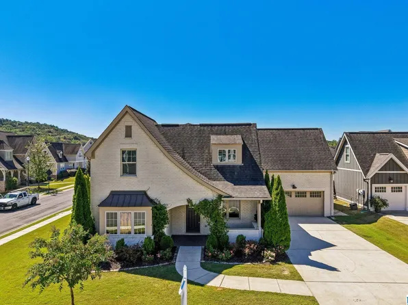 8160 Caldwell Dr, Trussville, AL 35173