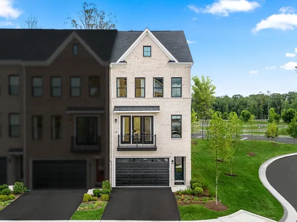 42129 Shining Star Sq, Ashburn, VA 20148