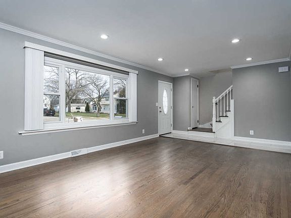 5th image of 7503 Hennessey Ave