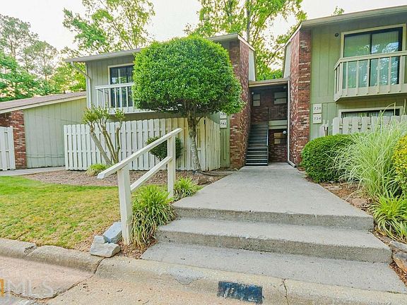 3rd image of 746 Brentwood Pl