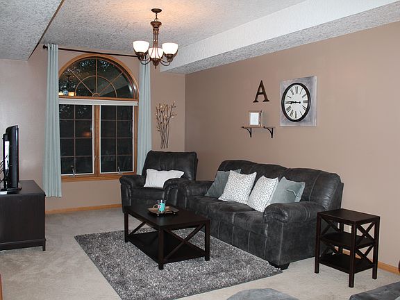 4th image of 146 Terrace Dr