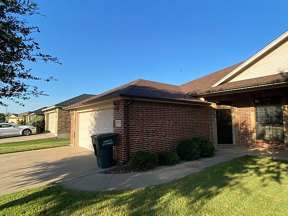 2nd image of 3828 Carrera Ln