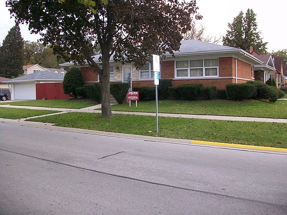 3rd image of 10640 Windsor Dr