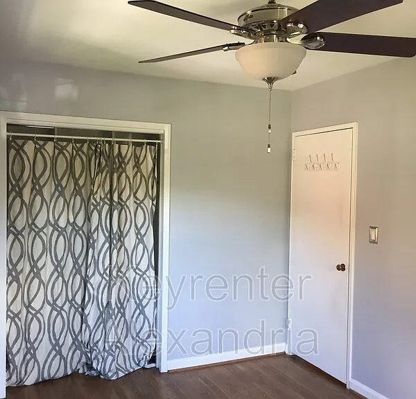 1610 Kenwood Ave — Photo 15