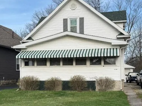 426 N Locust St, Oak Harbor, OH 43449