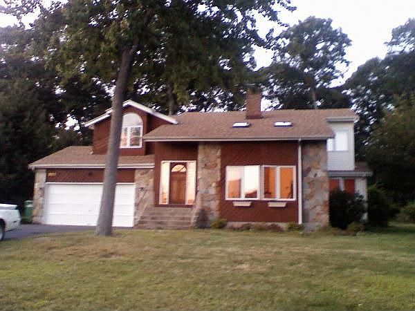 2nd image of 223 Natsisky Farm Rd
