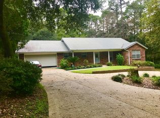8932 Davis St, Ocean Springs, MS 39564