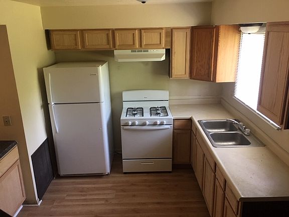 2nd image of 772 King St APT C2