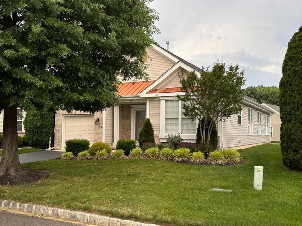 137 Paisley Pl, Hainesport, NJ 08036