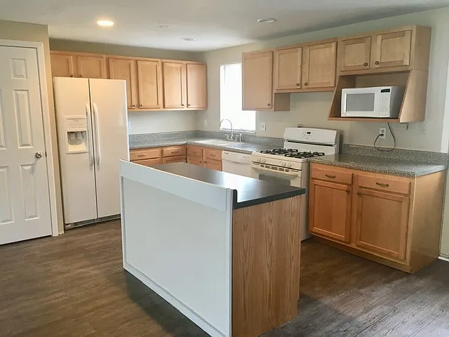 9403 Shenandoah Dr — Photo 13
