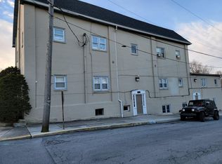2 Maple St APT 5, Lititz, PA 17543