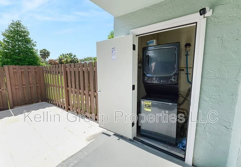 2862 Somerset Park Dr — Photo 29