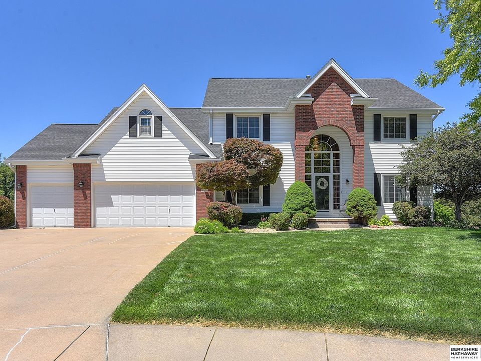 1st image of 654 Caribou Cir