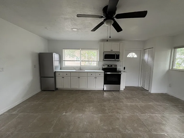 2290 S Palmetto Ave — Photo 5