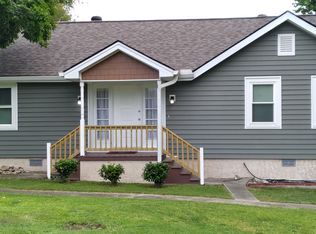 44 4th St, Newnan, GA 30263