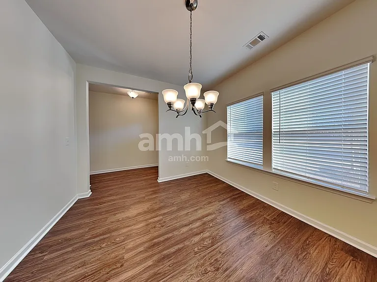 553 Camp Dr — Photo 6