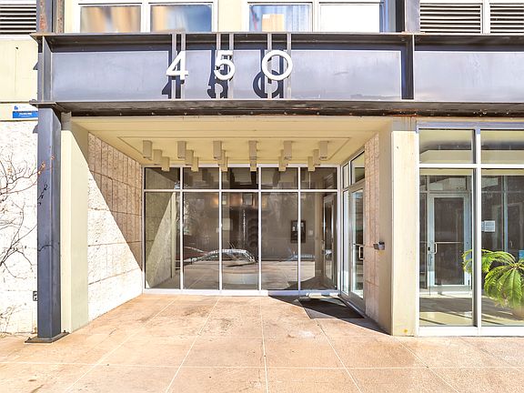 3rd image of 450 W Briar Pl APT 8C