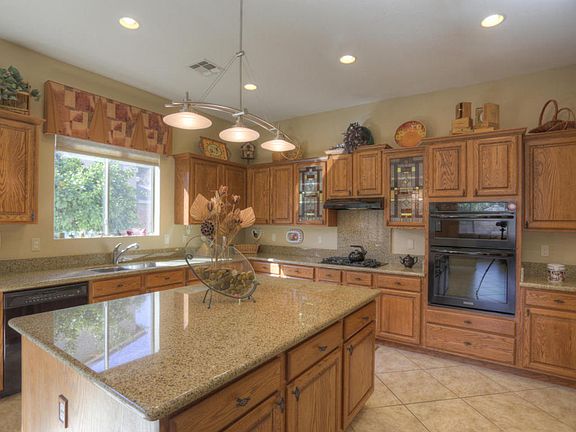 3rd image of 4759 S Fresno St