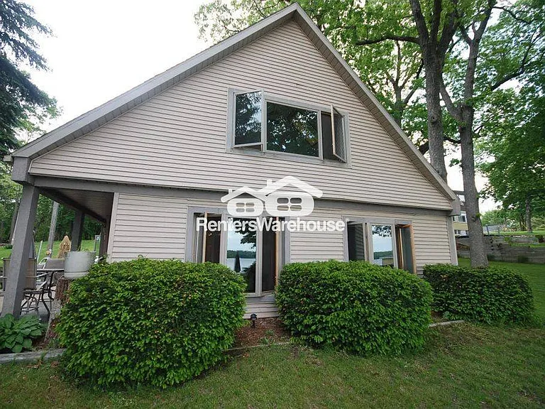 2310 N Lake Dr — Photo 19