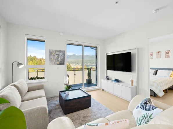 2015 Saint Johns St #604, Pt Moody, BC V3H 2B3