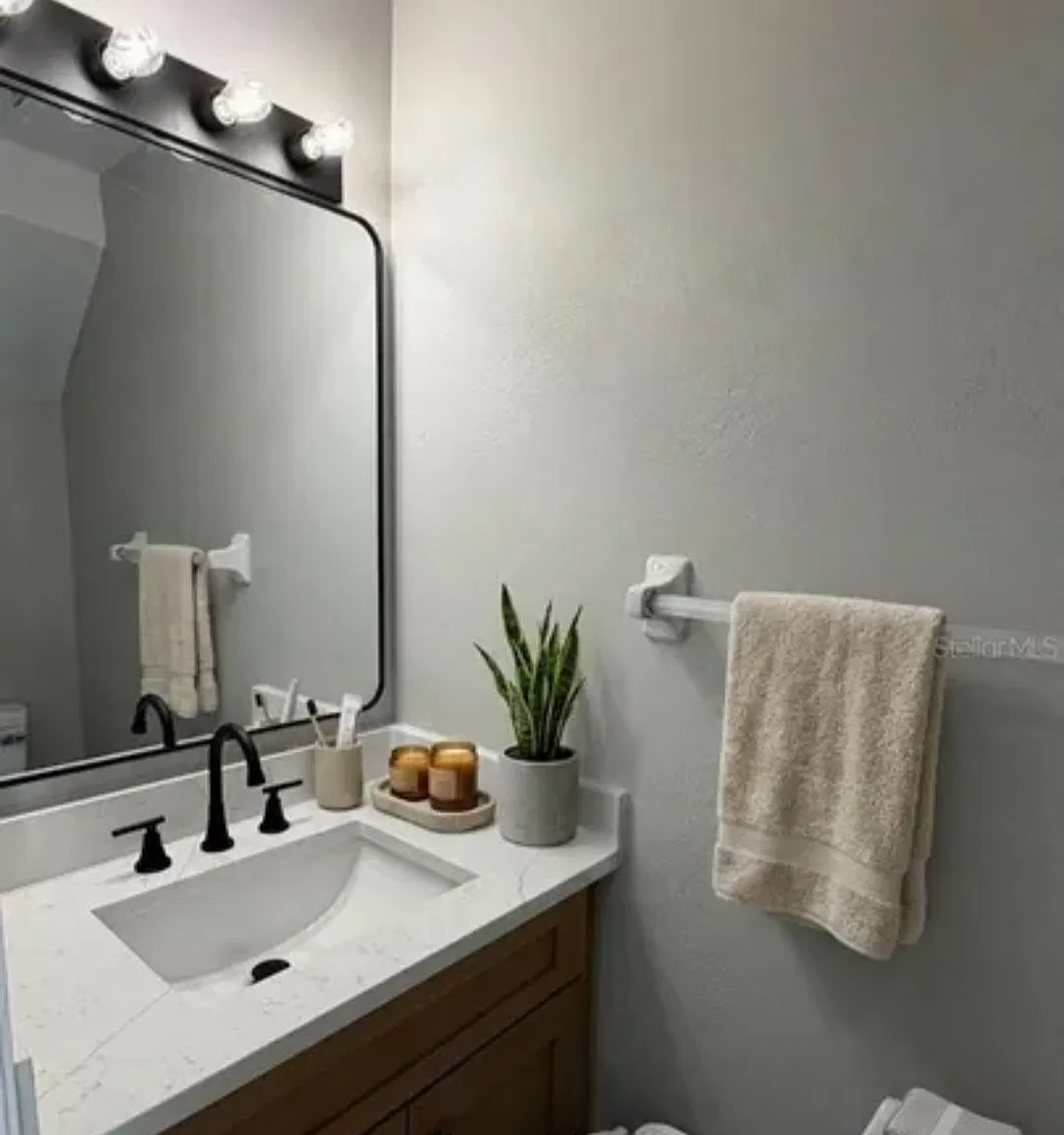 2 bed, 1.5 bath, 1302 sqft, $2,100 — Photo 4