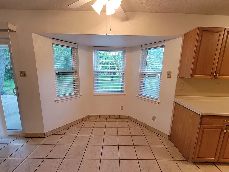 1000 Springdale Rd — Photo 10
