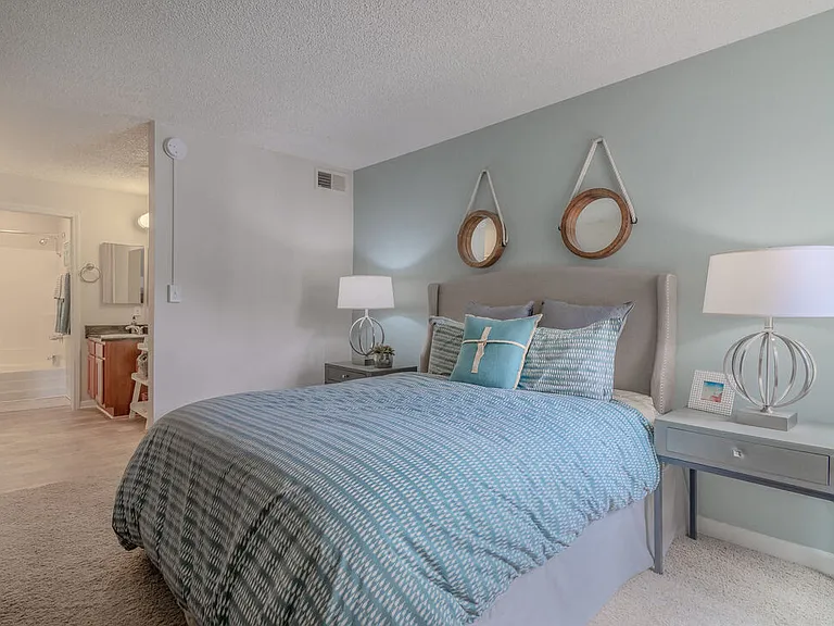 City View Apartments at Warner Park — Photo 17