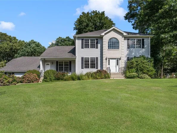 18 Ridgevale Ct, Cranston, RI 02921