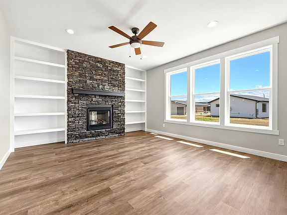 4th image of 1428 Silverton Dr