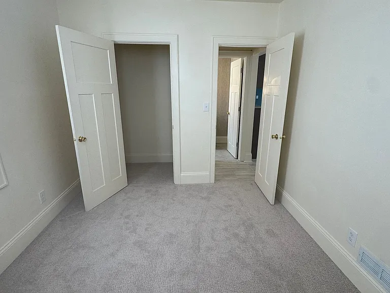 1618 Washington St NE — Photo 5
