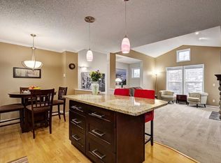 39 Hidden Creek Pl NW #1105, Calgary, AB T3A6B9