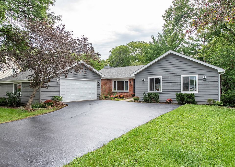 1st image of 579 Phillips Cir