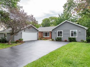 579 Phillips Cir, Antioch, IL 60002