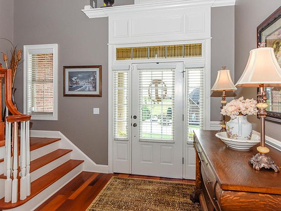 3rd image of 1302 Woodland Trce