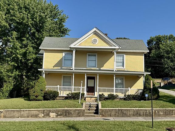 2nd image of 301 W Valley St