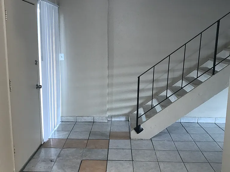 Glenn Apartments — Photo 12