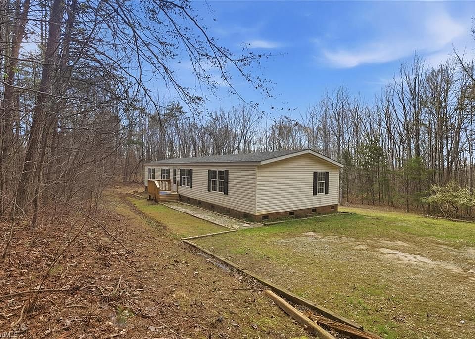 1st image of 670 Foxwood Rd