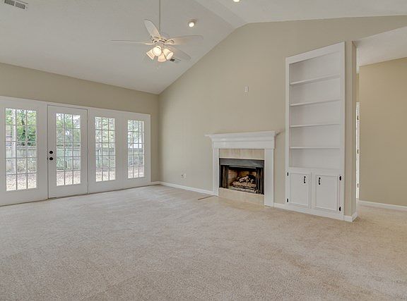 4th image of 598 Oak Brook Dr