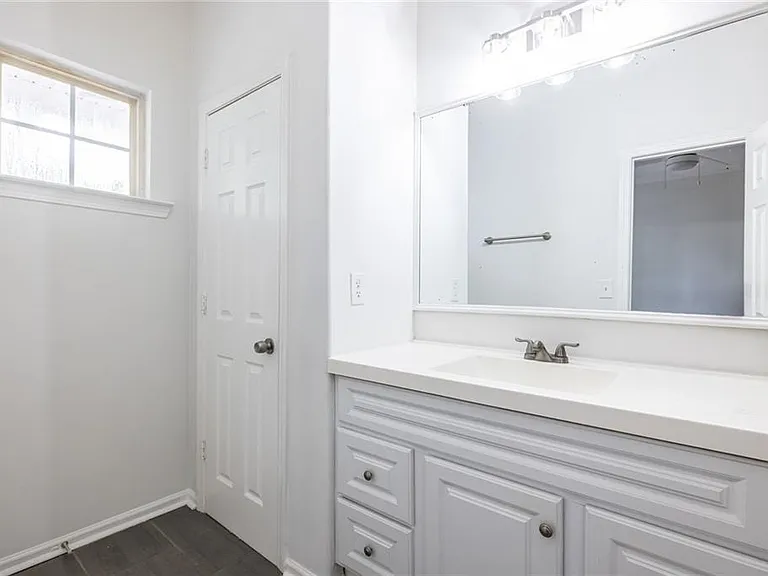 1146 Ira St SW — Photo 13