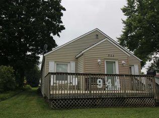 944 1st Ave NE, Oelwein, IA 50662