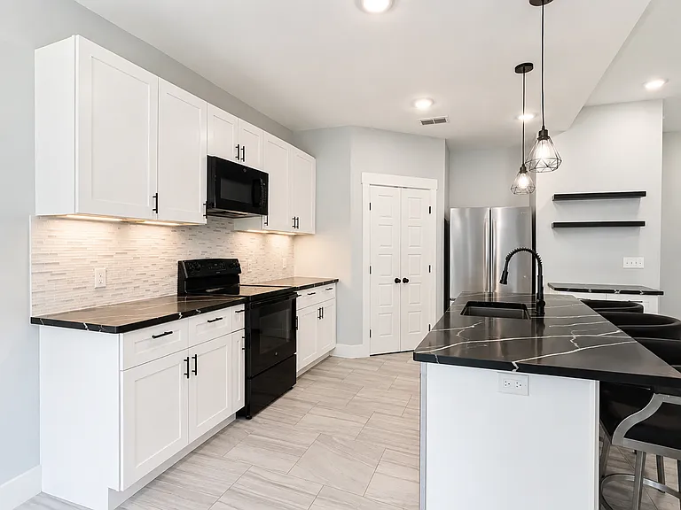 727 Cove Pl — Photo 10